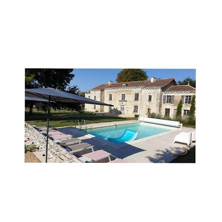 Domaine De Bourgville Monts-sur-Guesnes Eksteriør billede