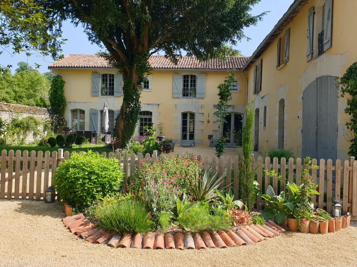 Domaine De Bourgville Monts-sur-Guesnes Eksteriør billede